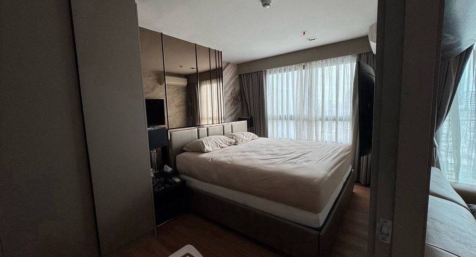À louer 2 chambres condo à Phra Khanong, Bangkok