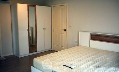 For rent 2 bedrooms condo in Huai Khwang, Bangkok