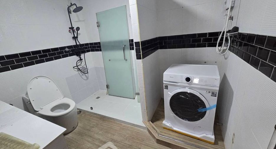 Wohnung zur Miete mit 3 Zimmer in Thon Buri, Bangkok