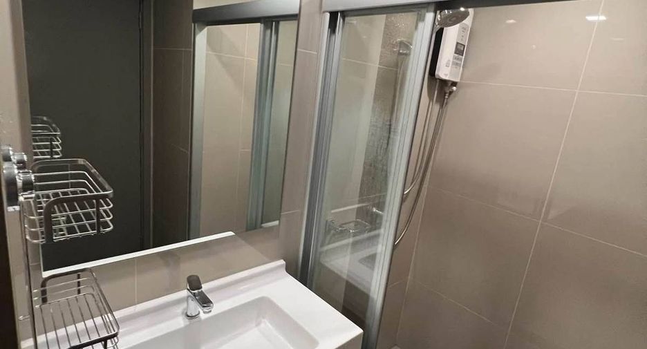 Condo en alquiler de 1 habitaciones en Khlong San, Bangkok