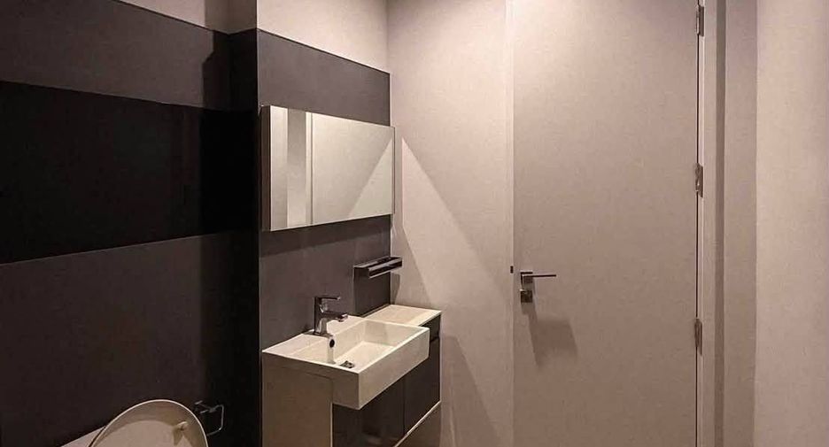 For rent 2 bedrooms condo in Phra Khanong, Bangkok
