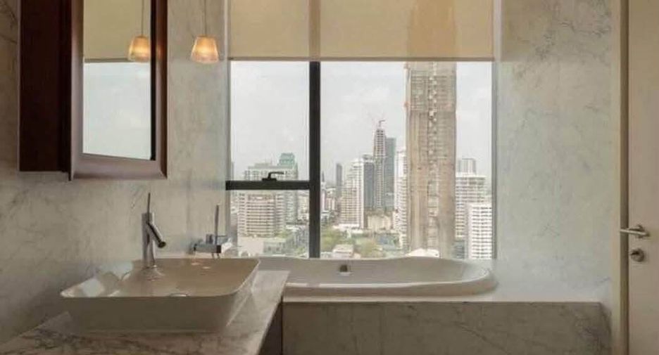 For rent 2 ベッドルーム condo in Watthana, Bangkok