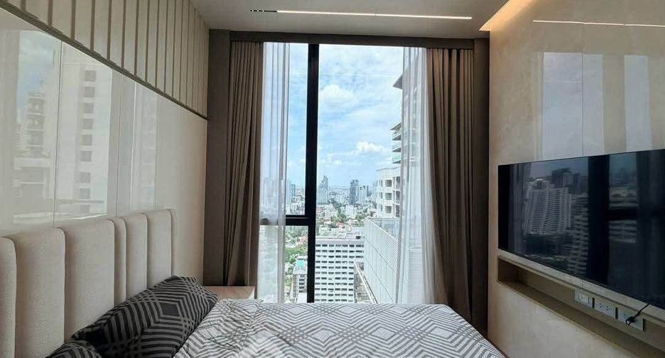 For rent 3 bedrooms condo in Khlong Toei, Bangkok