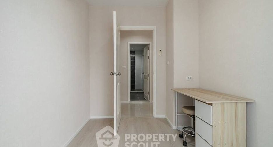 For rent 2 bedrooms condo in Huai Khwang, Bangkok
