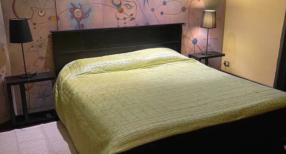 For rent 3 bedrooms condo in Khlong Toei, Bangkok