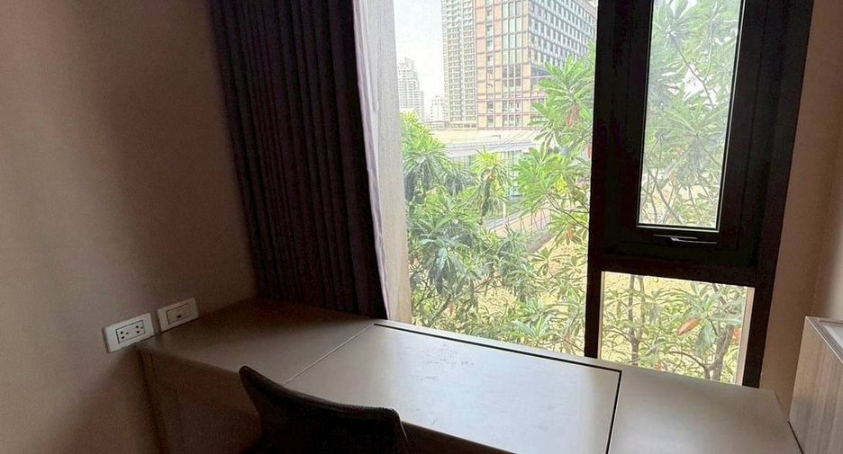 For rent 2 bedrooms condo in Khlong Toei, Bangkok