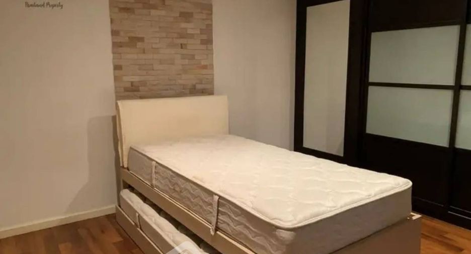 For rent 3 bedrooms condo in Watthana, Bangkok