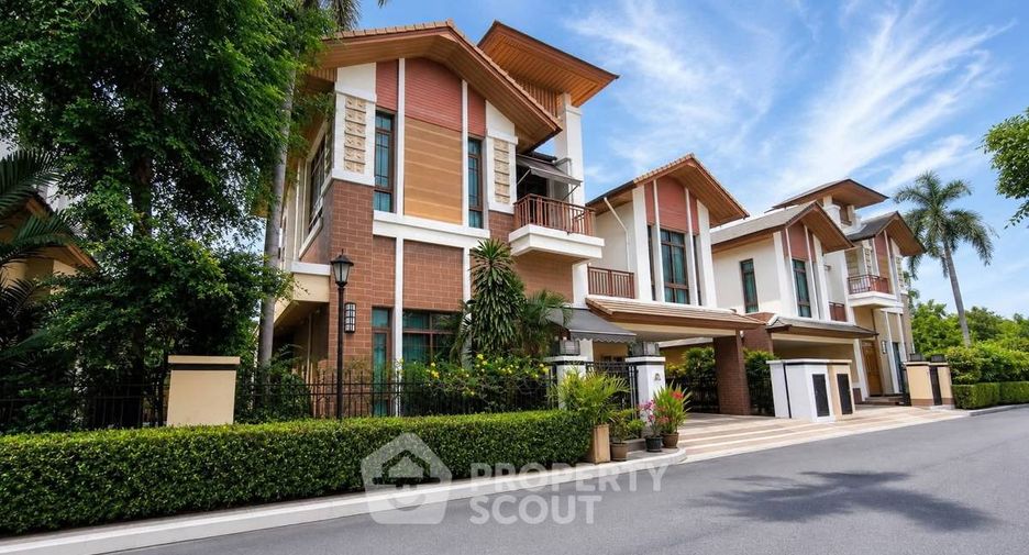 Haus zur Miete mit 4 Zimmer in Watthana, Bangkok