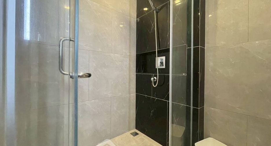 For rent 1 bed condo in Huai Khwang, Bangkok