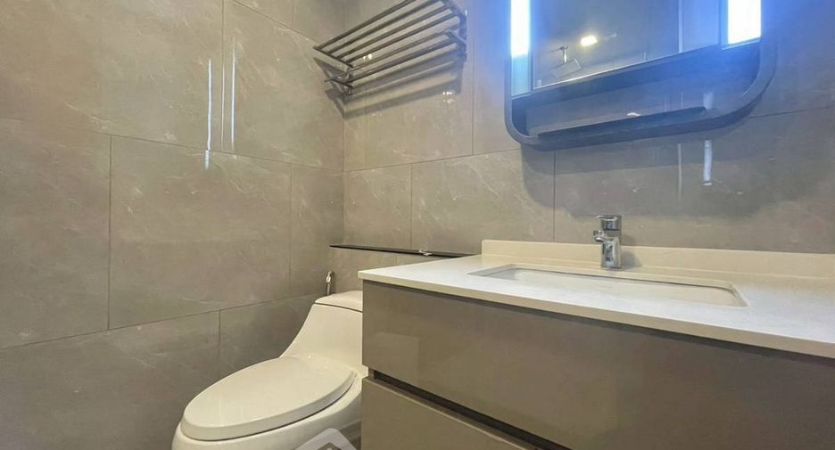 For rent 1 bed condo in Huai Khwang, Bangkok