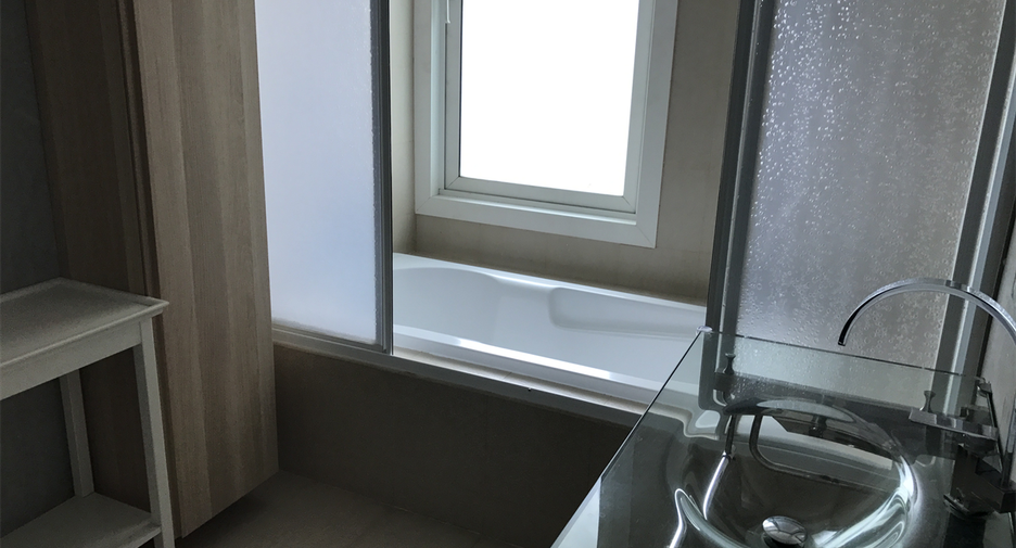For sale 2 bedrooms condo in Khlong Toei, Bangkok