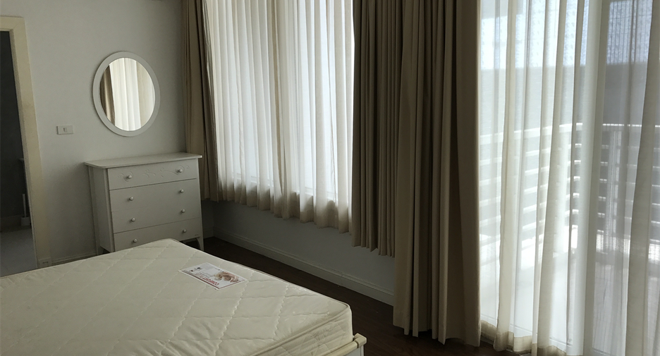 For sale 2 bedrooms condo in Khlong Toei, Bangkok