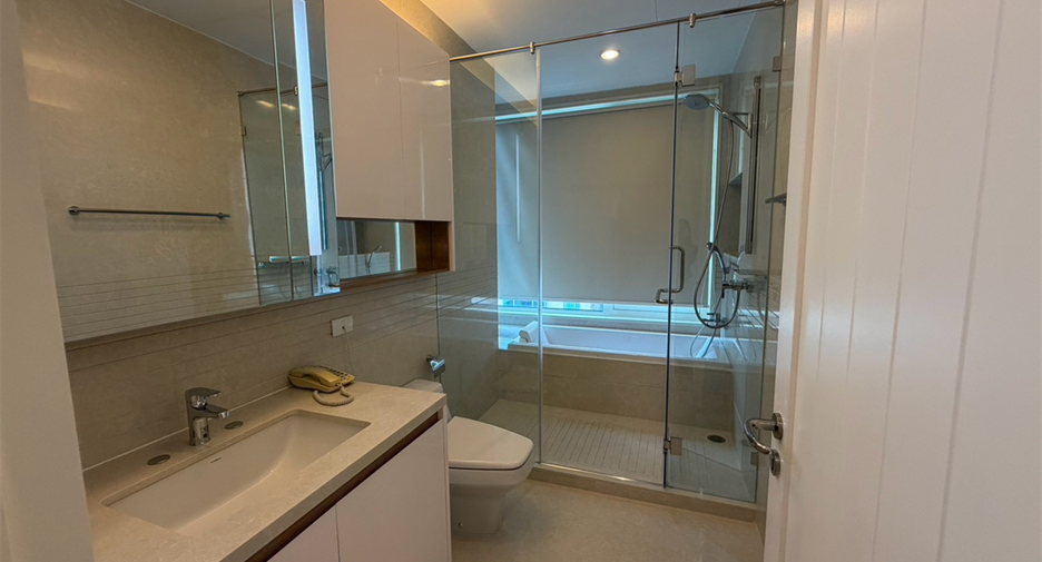 For sale 2 bedrooms condo in Pathum Wan, Bangkok