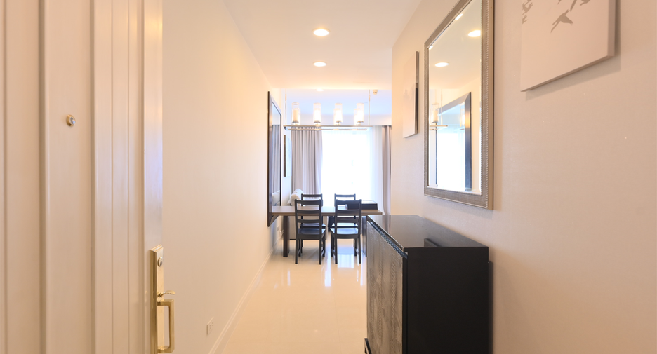 For rent 2 bedrooms condo in Pathum Wan, Bangkok