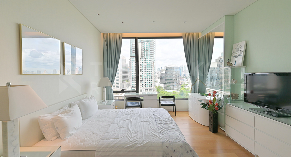 For rent 1 bed condo in Pathum Wan, Bangkok