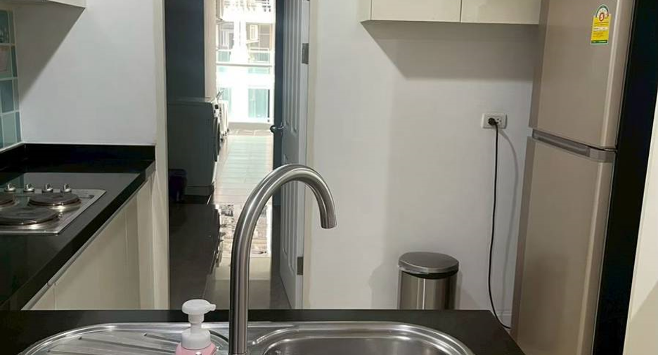 For rent 2 ベッドルーム condo in Huai Khwang, Bangkok