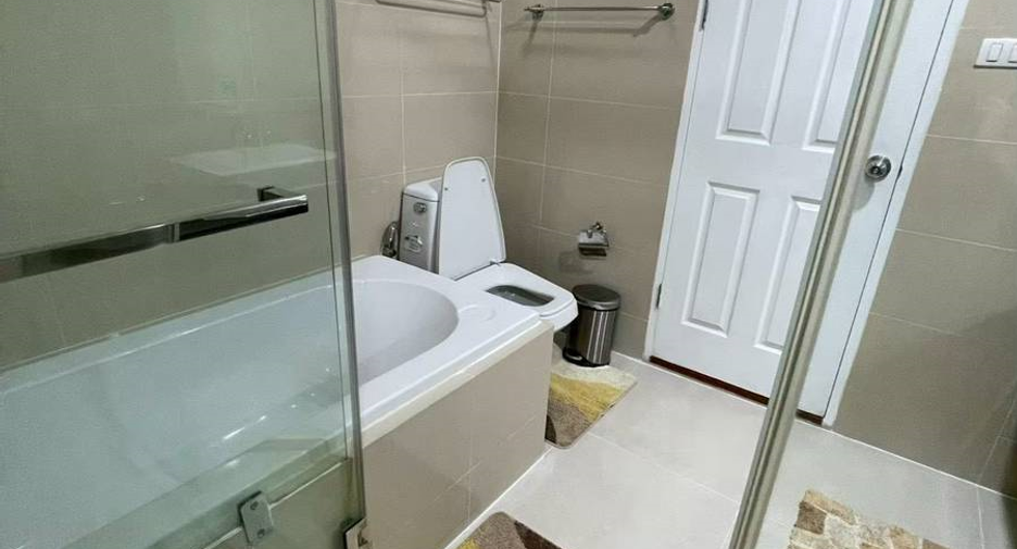 For rent 2 ベッドルーム condo in Huai Khwang, Bangkok
