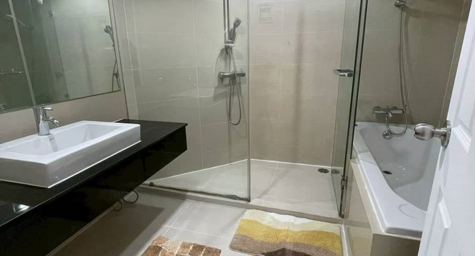 For rent 2 ベッドルーム condo in Huai Khwang, Bangkok