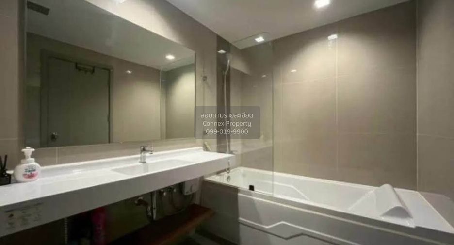 For rent 2 bedrooms condo in Phra Khanong, Bangkok