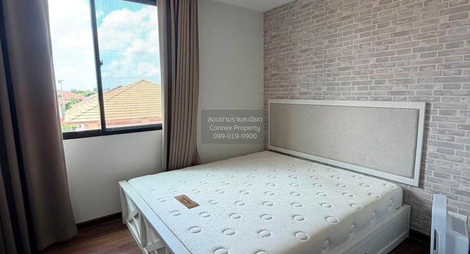À louer 4 chambres maison de ville à Mueang Nonthaburi, Nonthaburi