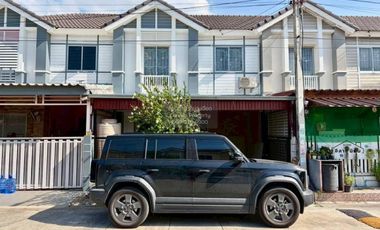 For rent 3 bedrooms townhouse in Khlong Luang, Pathum Thani
