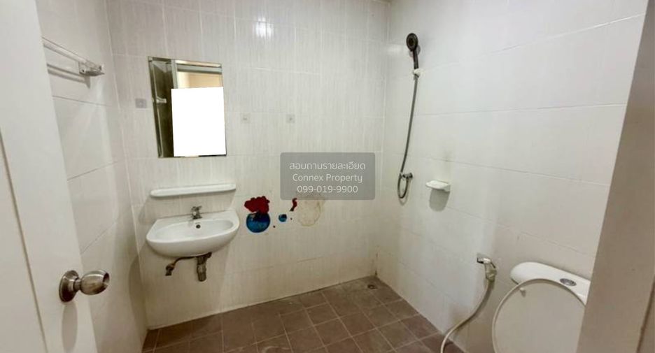 For rent 3 bedrooms townhouse in Khlong Luang, Pathum Thani