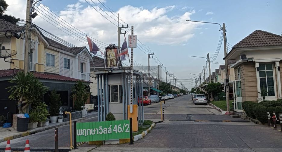 For rent 3 bedrooms townhouse in Khlong Luang, Pathum Thani