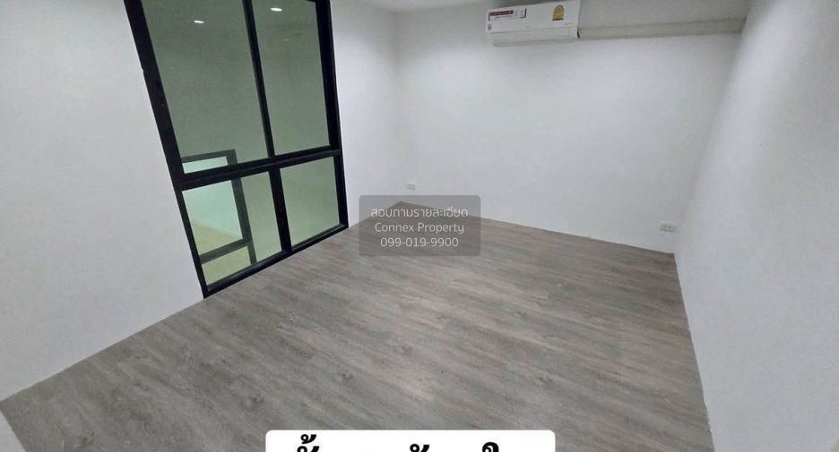 出租 8 卧室 联排别墅 在 Lat Phrao, 曼谷