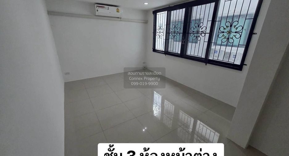 出租 8 卧室 联排别墅 在 Lat Phrao, 曼谷