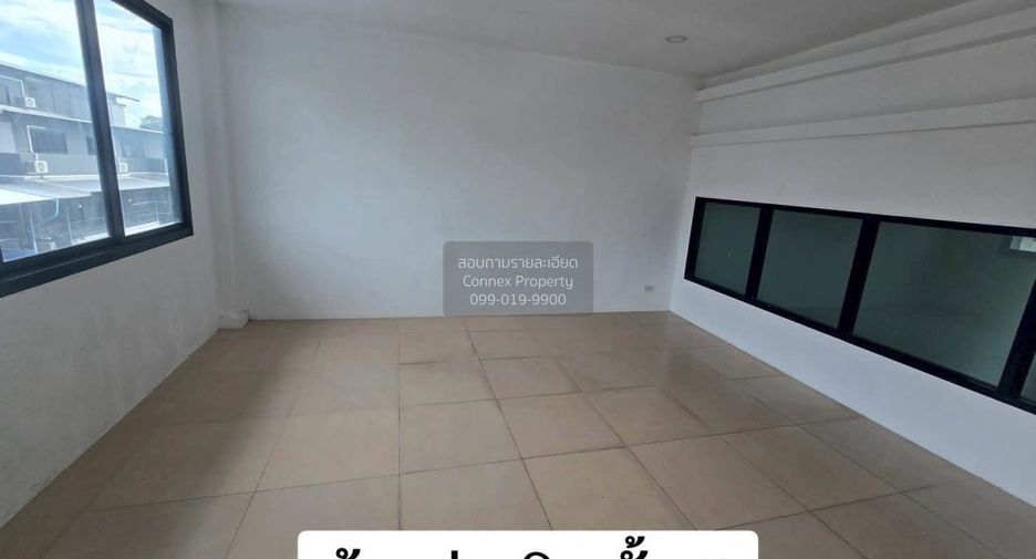 出租 8 卧室 联排别墅 在 Lat Phrao, 曼谷