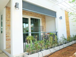 Casa en alquiler de 3 habitaciones en Bang Phli, Samut Prakan