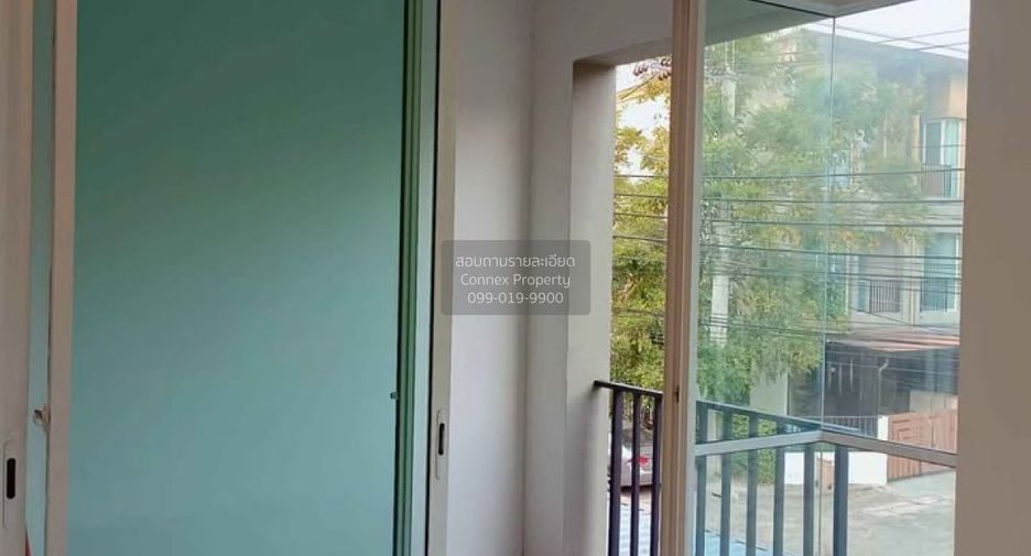 Casa adosada en alquiler de 2 habitaciones en Min Buri, Bangkok