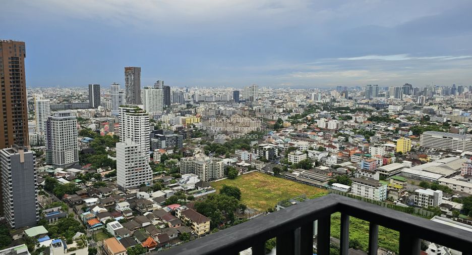For rent 2 bedrooms condo in Chatuchak, Bangkok