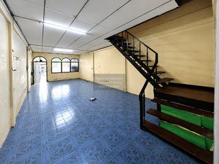 Reihenhaus zur Miete mit 2 Zimmer in Huai Khwang, Bangkok