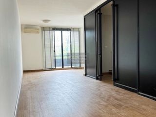 Casa adosada en alquiler de 5 habitaciones en Suan Luang, Bangkok