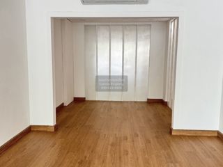 Casa adosada en alquiler de 5 habitaciones en Suan Luang, Bangkok