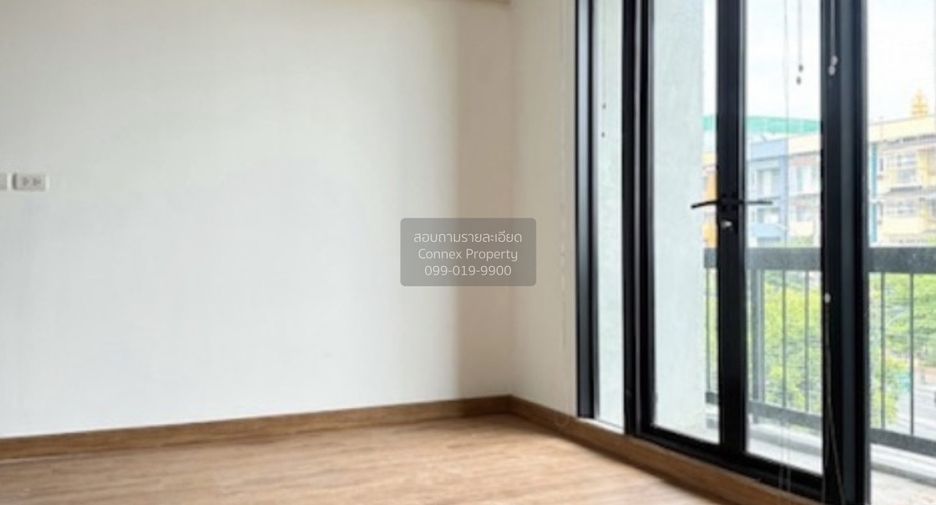Casa adosada en alquiler de 5 habitaciones en Suan Luang, Bangkok