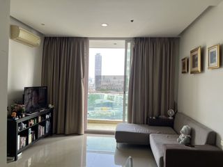 For rent 2 bedrooms condo in Huai Khwang, Bangkok