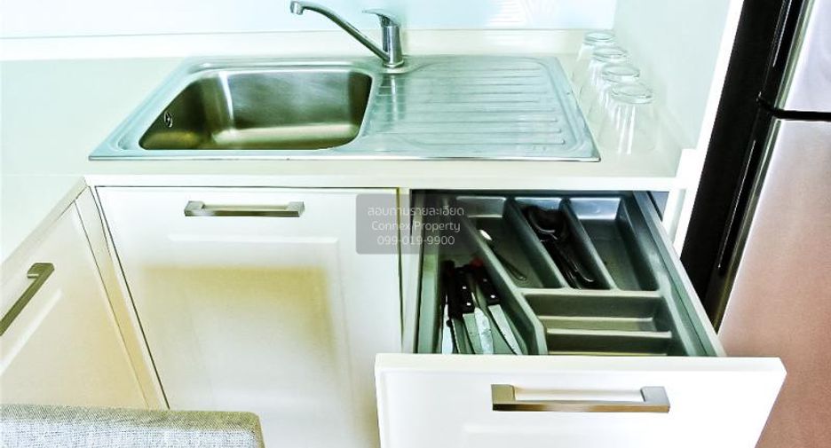 For rent 2 bedrooms condo in Phra Khanong, Bangkok
