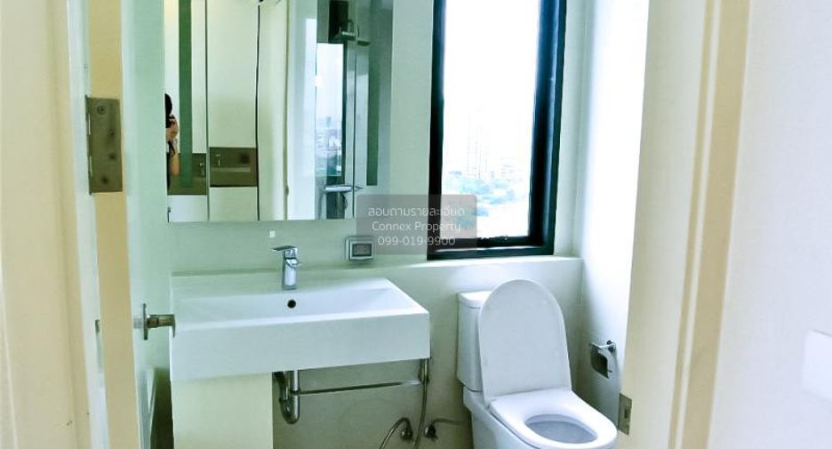 For rent 2 bedrooms condo in Phra Khanong, Bangkok