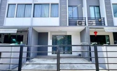 For rent 3 bedrooms townhouse in Khlong Luang, Pathum Thani