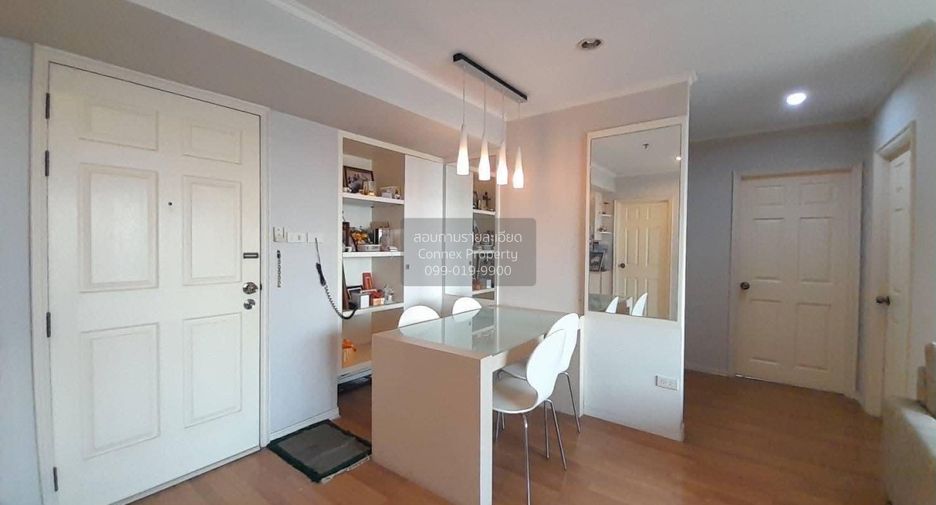 For rent 2 bedrooms condo in Thon Buri, Bangkok