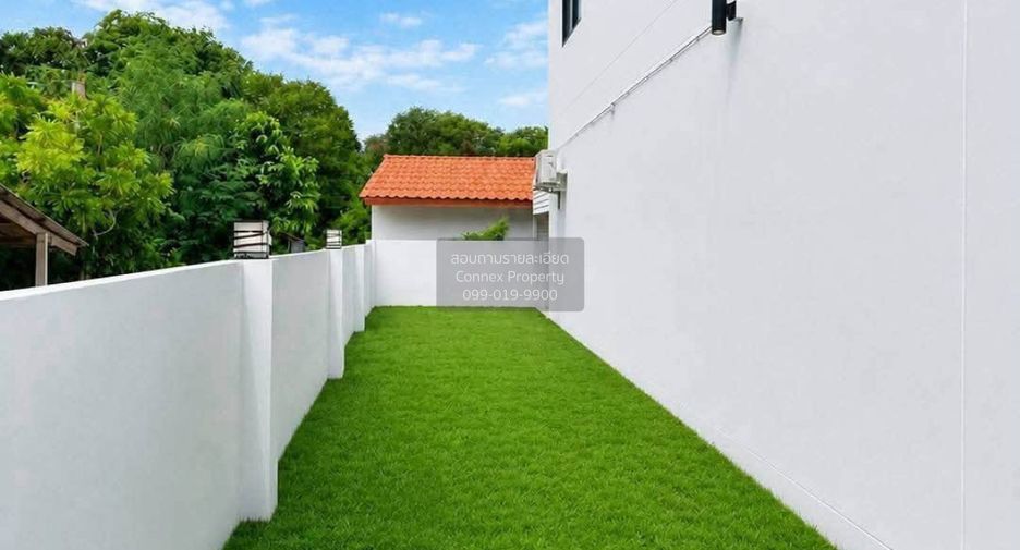For rent 4 bedrooms townhouse in Bang Lamung, Chonburi