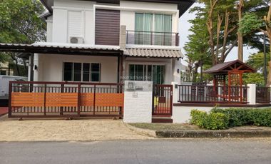 Casa en alquiler de 3 habitaciones en Prawet, Bangkok