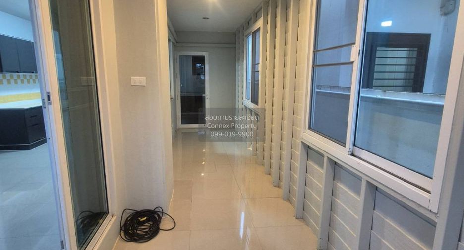 Casa en alquiler de 3 habitaciones en Prawet, Bangkok