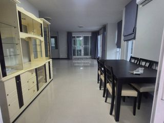 Casa en alquiler de 3 habitaciones en Prawet, Bangkok
