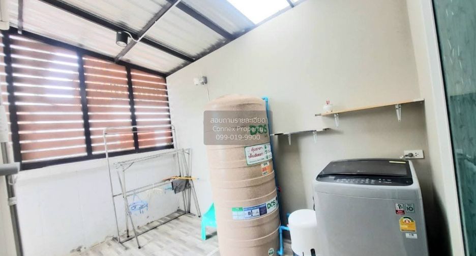 Casa adosada en alquiler de 3 habitaciones en Bang Bua Thong, Nonthaburi