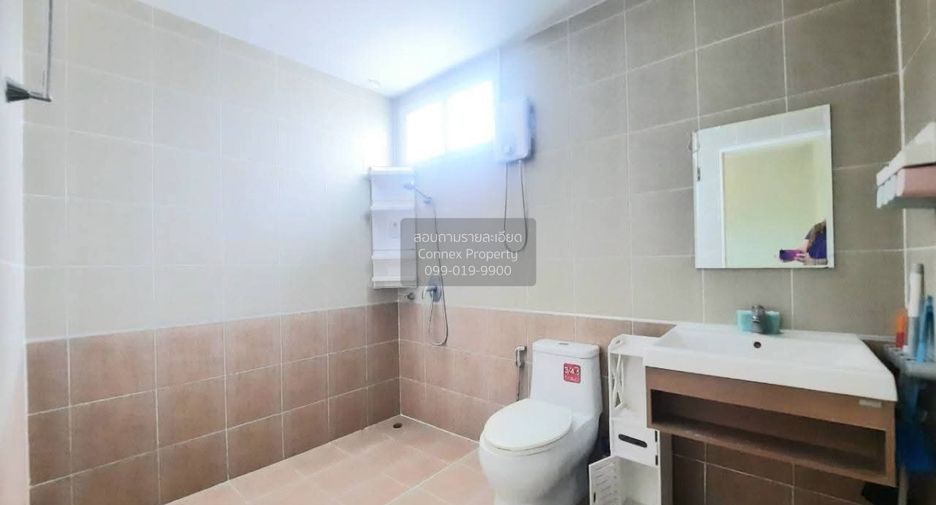 Casa adosada en alquiler de 3 habitaciones en Bang Bua Thong, Nonthaburi