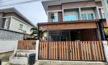 Casa adosada en alquiler de 3 habitaciones en Bang Bua Thong, Nonthaburi