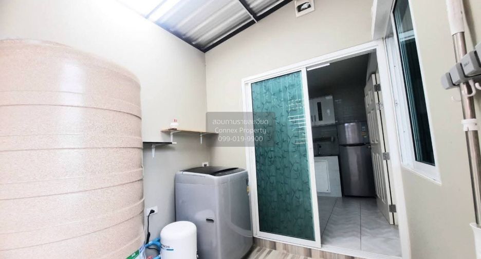 Casa adosada en alquiler de 3 habitaciones en Bang Bua Thong, Nonthaburi